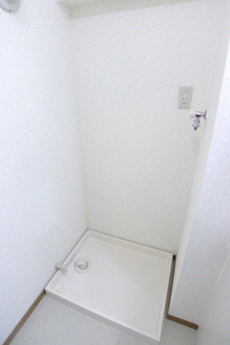 物件内観写真11　(洗濯機置場)