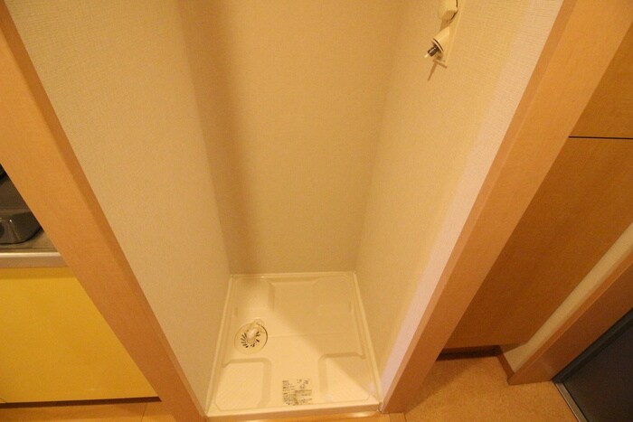 物件内観写真15　(洗濯機置場)
