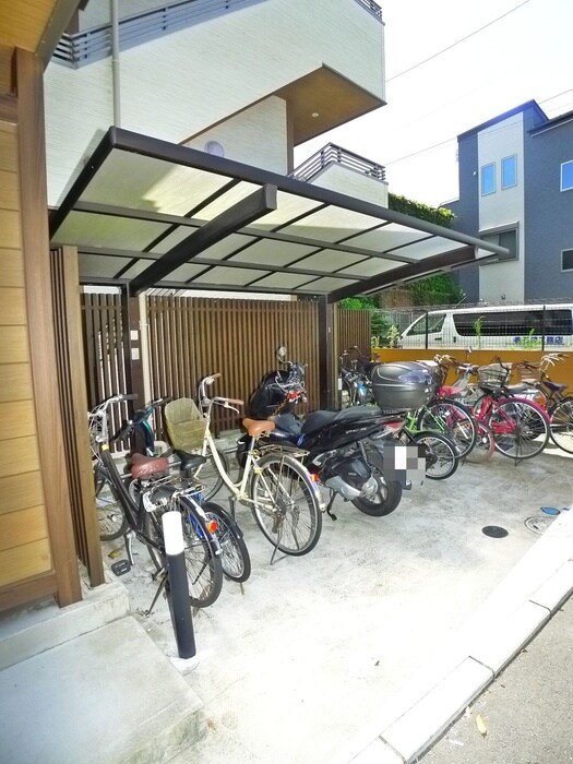 物件外観写真4　(駐輪場)