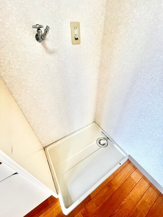 物件内観写真15　(洗濯機置場)