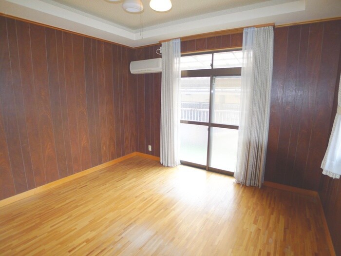 物件内観写真4　(居室)