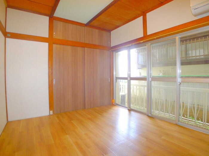 物件内観写真9　(室内からの展望)