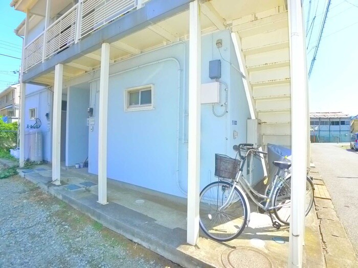 物件外観写真6　(エントランス部分)