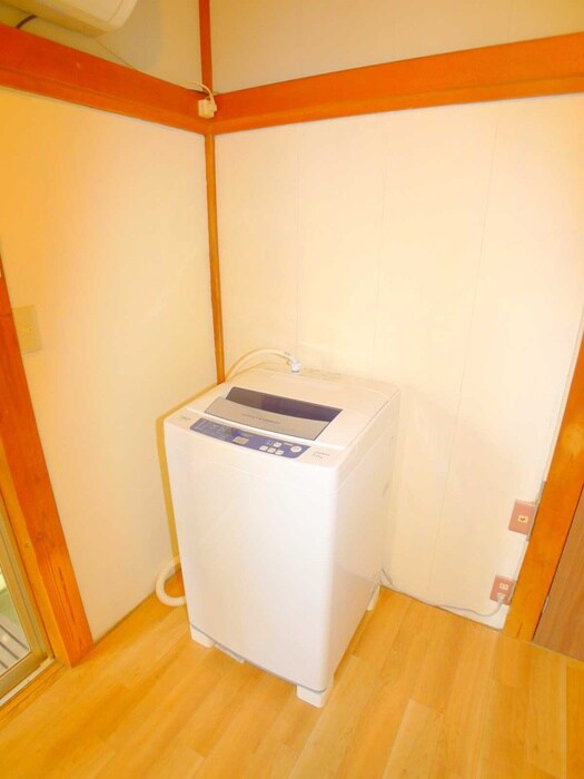 物件内観写真17　(洗濯機置場)
