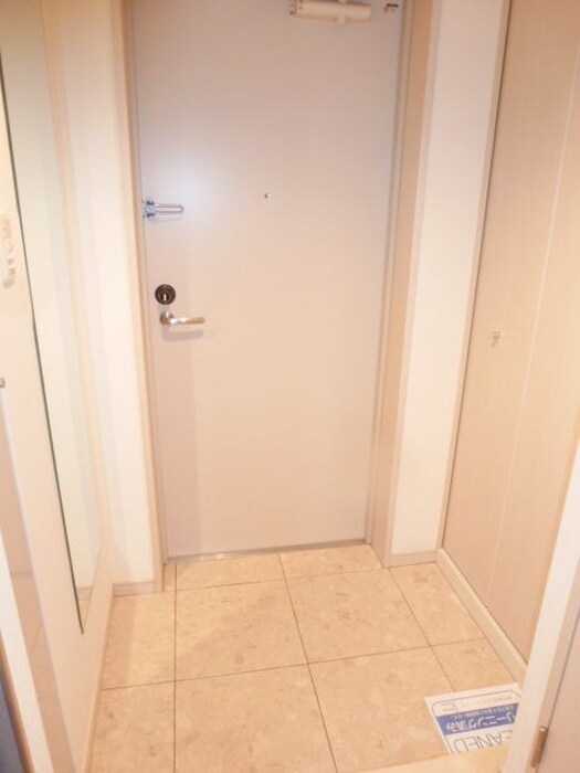 物件内観写真7　(玄関)