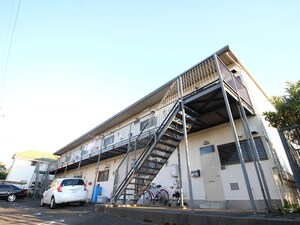 ハイツつくし野外観写真