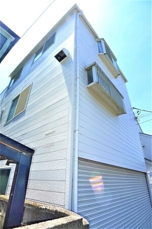 ﾊﾞ-ｽﾞﾌﾗｯﾄⅤ外観写真