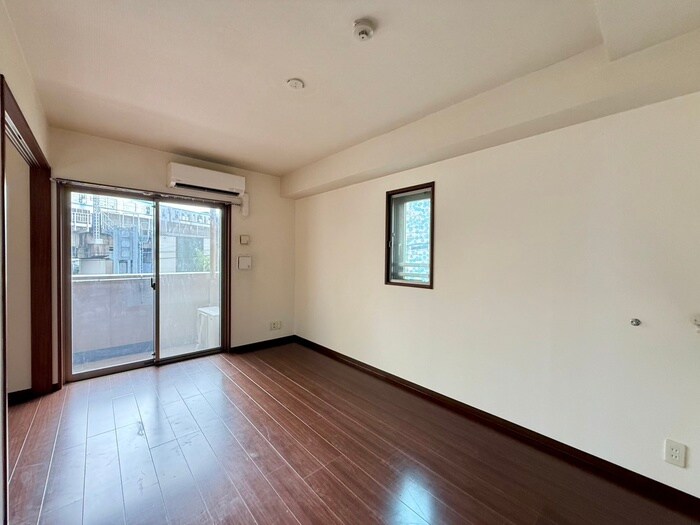 物件内観写真9　(室内からの展望)