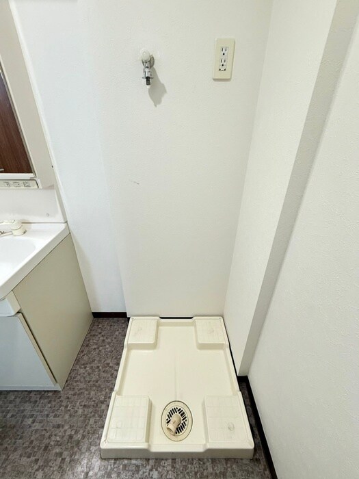 物件内観写真19　(洗濯機置場)