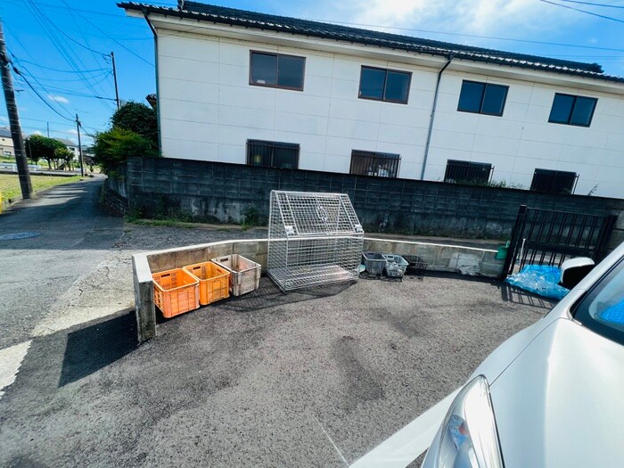 物件外観写真5　(エントランス部分)