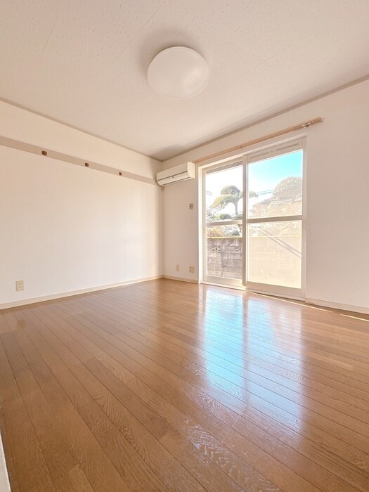 物件内観写真21　(居室)