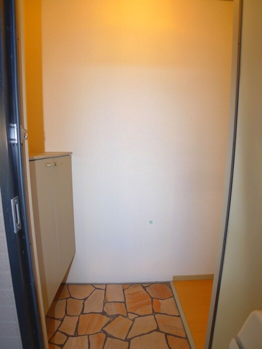 物件内観写真12　(玄関)