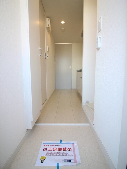 物件内観写真16　(玄関)