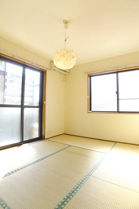 物件内観写真11　(室内からの展望)