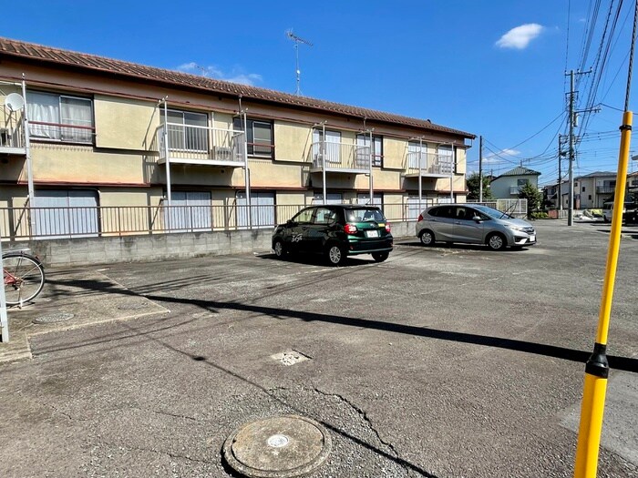 物件外観写真4　(駐車場)