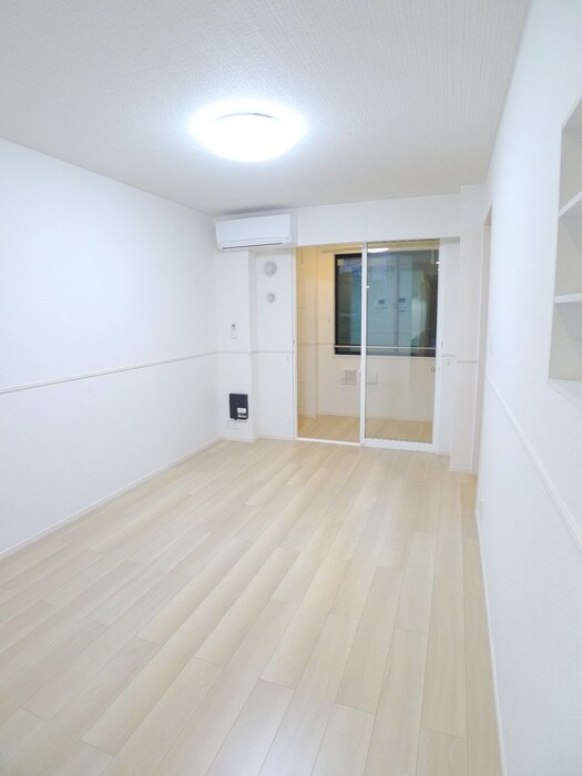 物件内観写真10　(室内からの展望)