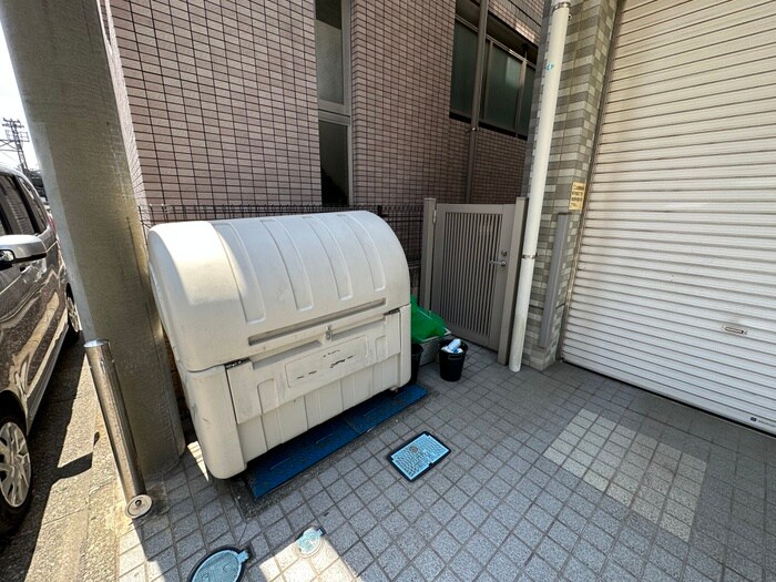 物件外観写真4　(建物設備)