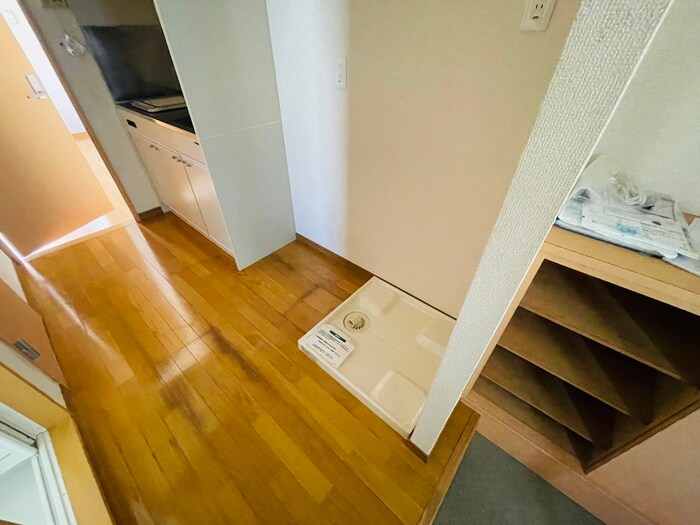 物件内観写真14　(洗濯機置場)