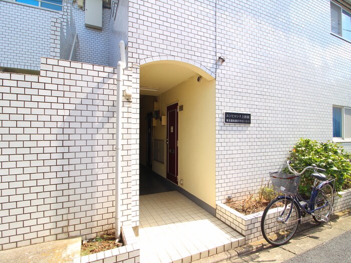 物件外観写真4　(エントランス部分)