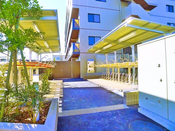 物件外観写真4　(駐輪場)