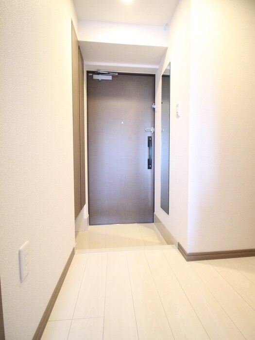 物件内観写真13　(玄関)
