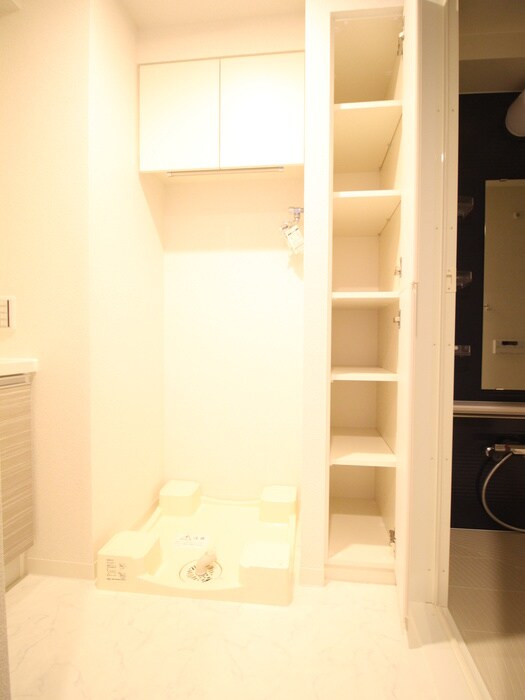 物件内観写真14　(洗濯機置場)