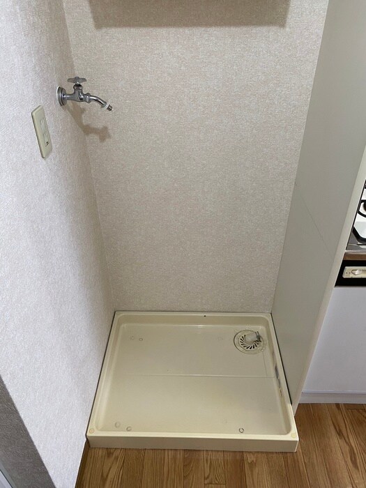 物件内観写真15　(洗濯機置場)