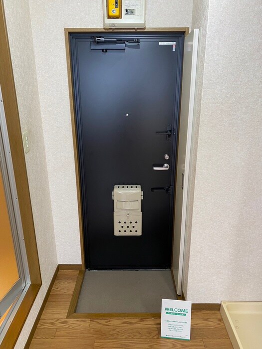 物件内観写真16　(玄関)