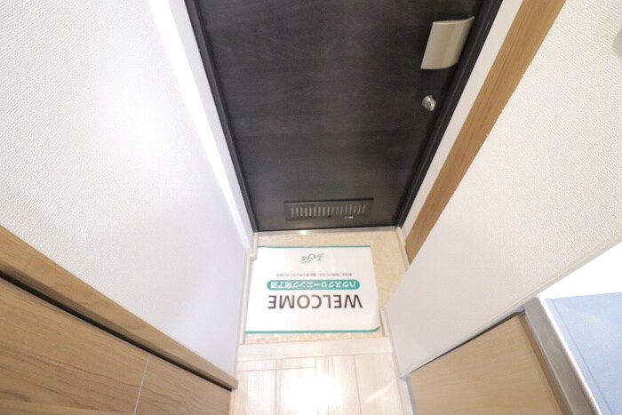 物件内観写真16　(玄関)