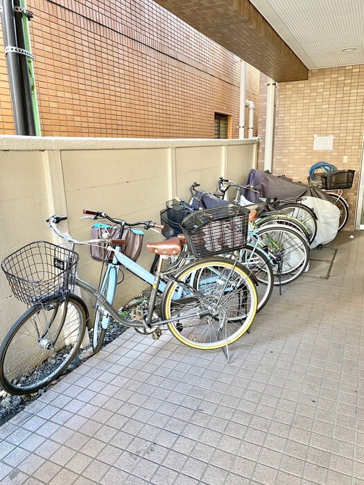 物件外観写真5　(駐輪場)