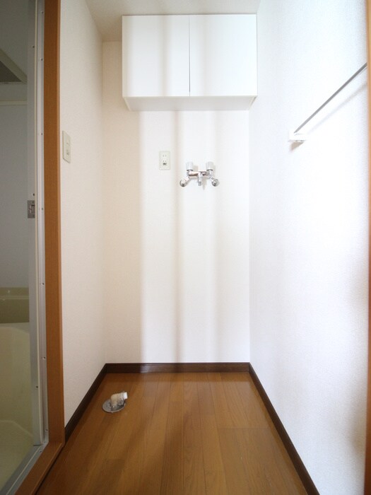 物件内観写真14　(洗濯機置場)