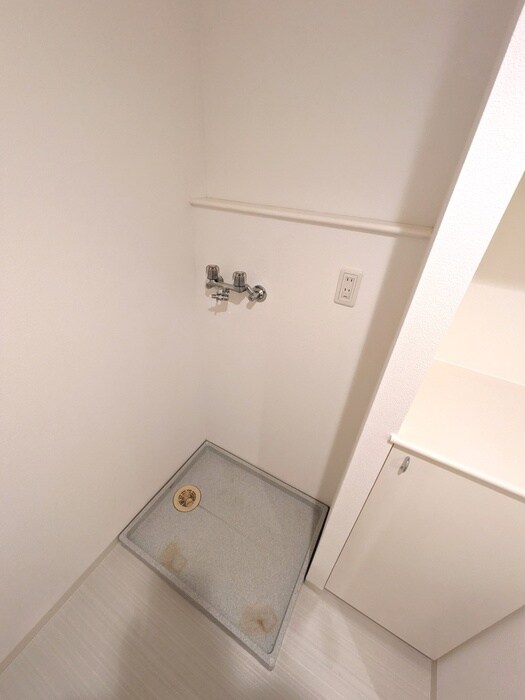 物件内観写真11　(洗濯機置場)