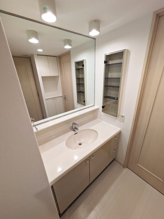 物件内観写真12　(収納)