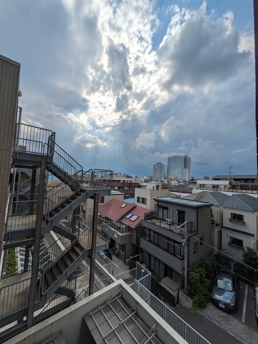 物件内観写真17　(室内からの展望)