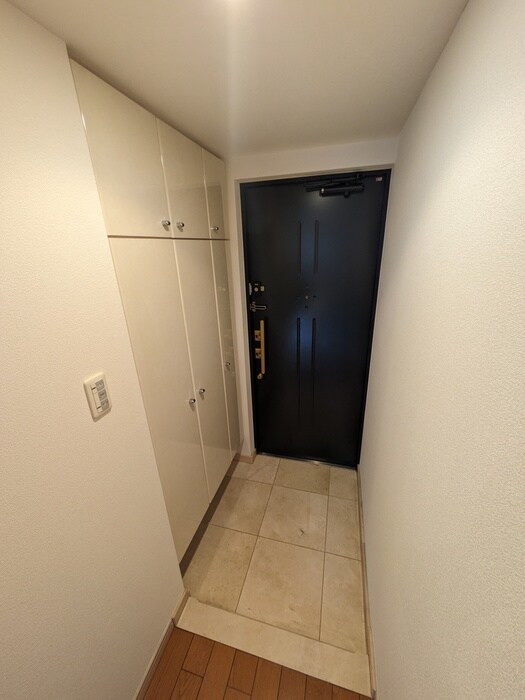 物件内観写真18　(玄関)