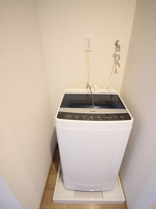 物件内観写真16　(洗濯機置場)