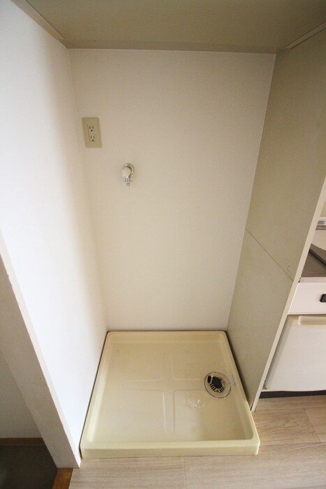 物件内観写真11　(洗濯機置場)