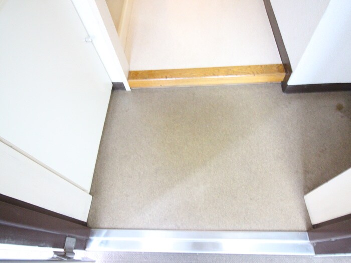 物件内観写真17　(玄関)