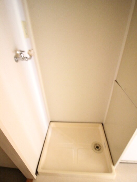 物件内観写真18　(洗濯機置場)