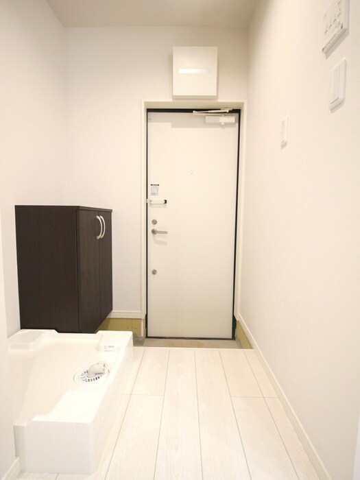 物件内観写真18　(玄関)