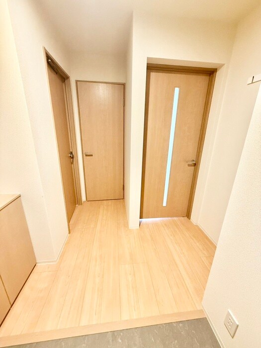 物件内観写真14　(玄関)