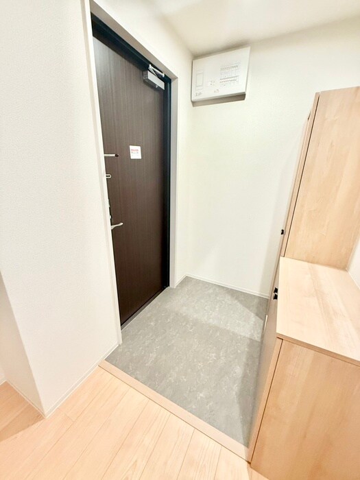 物件内観写真18　(玄関)