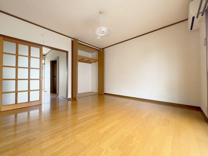 物件内観写真8　(居室)