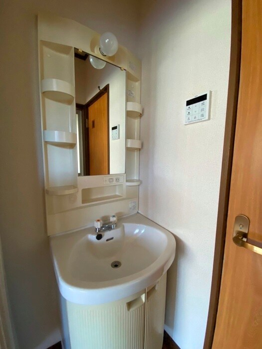 物件内観写真12　(洗面)