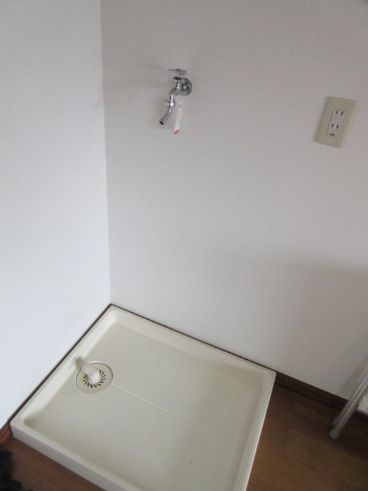 物件内観写真9　(洗濯機置場)