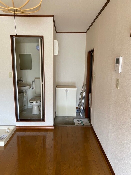 物件内観写真16　(廊下)