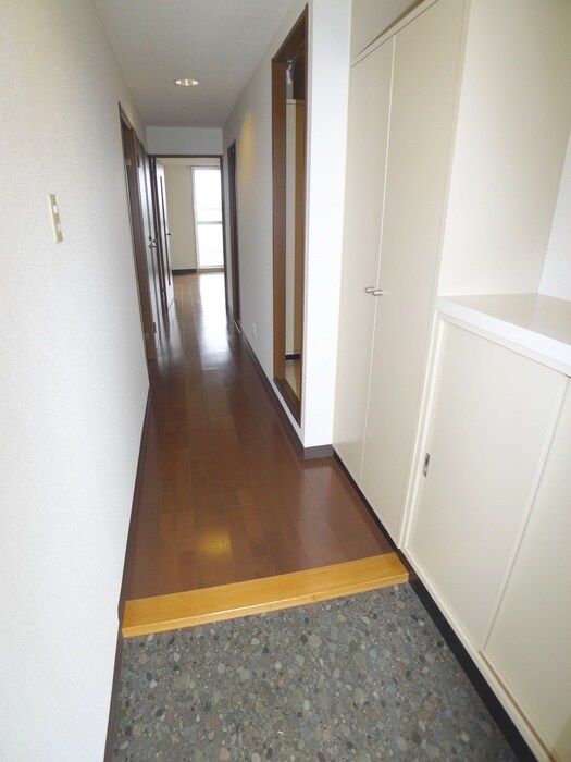 物件内観写真7　(玄関)