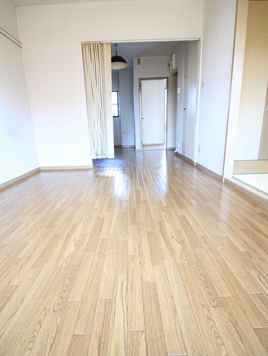 物件内観写真13　(室内からの展望)