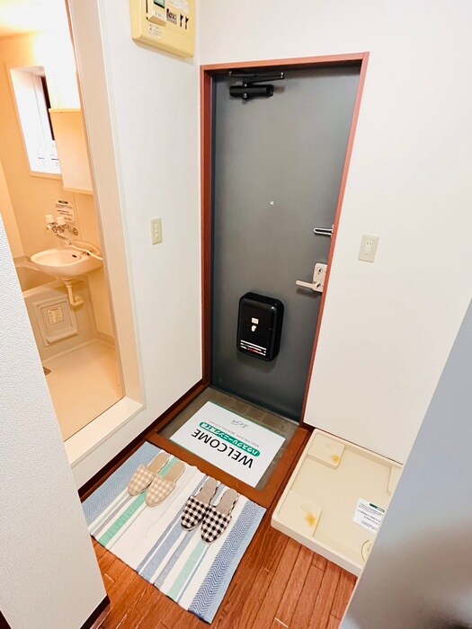 物件内観写真18　(玄関)