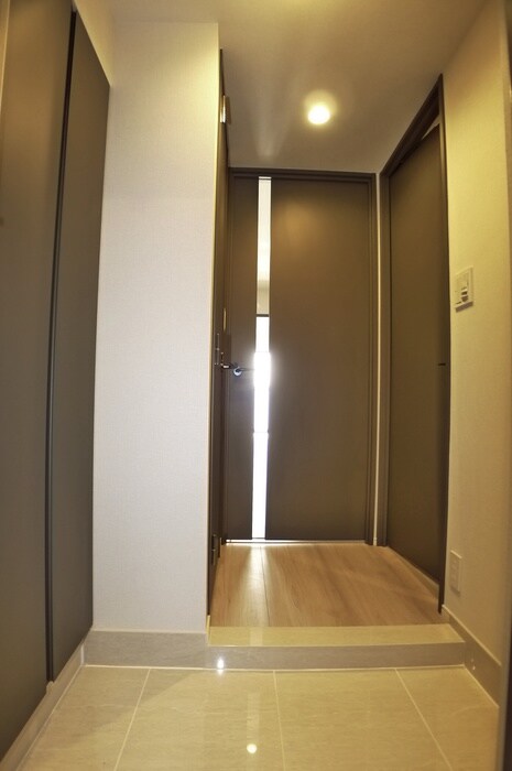 物件内観写真7　(玄関)